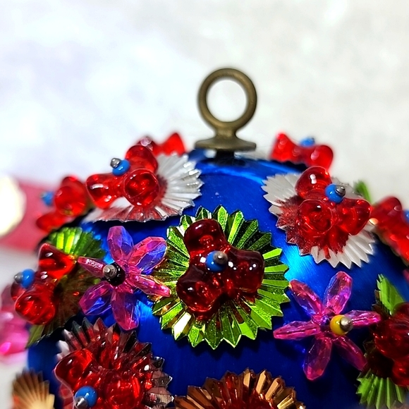 Vintage 60's Push Pin Christmas Ornament - Picture 6 of 9